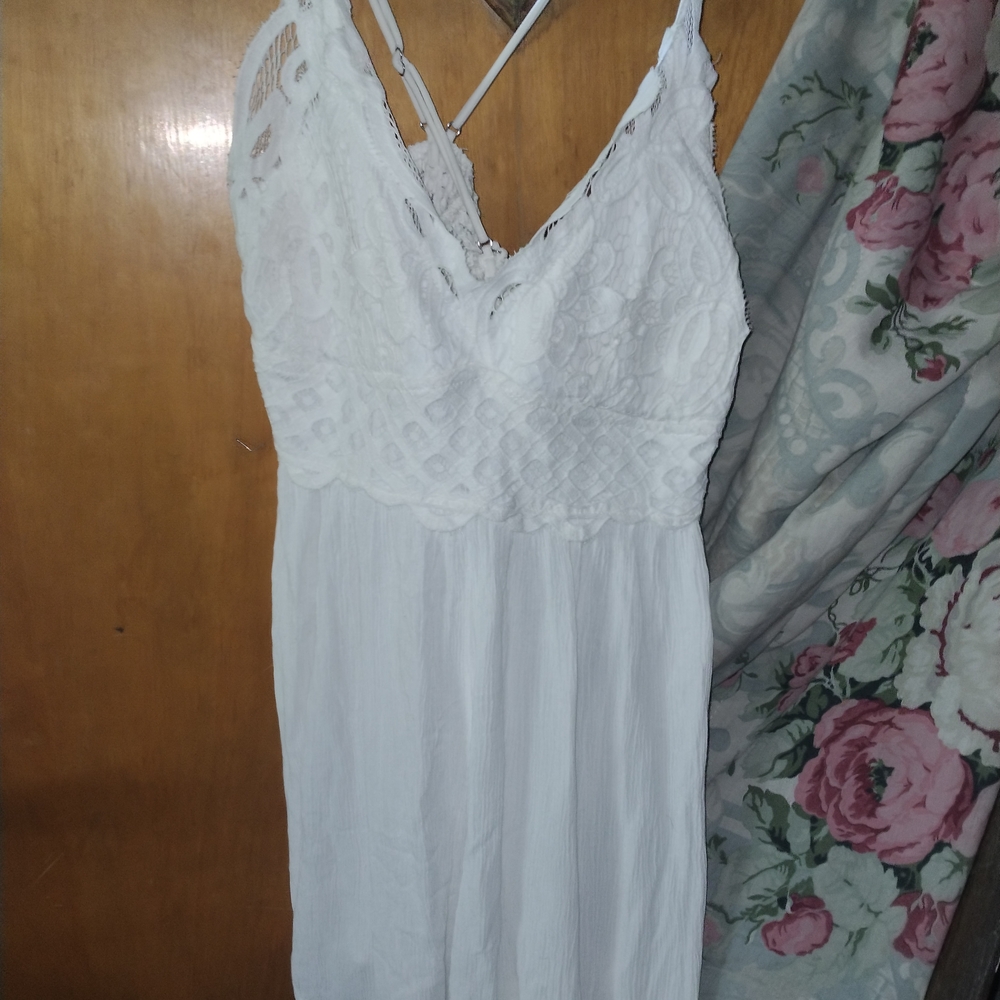 Elegant White Lace Nightgown